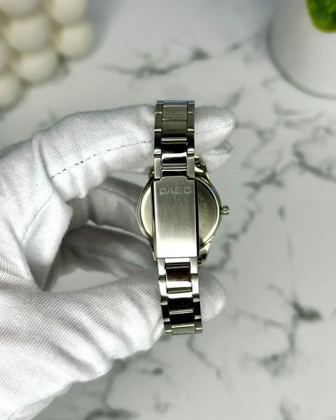 Casio LTP-1303D-4AVDF LTP-1303D-4AVDF foto
