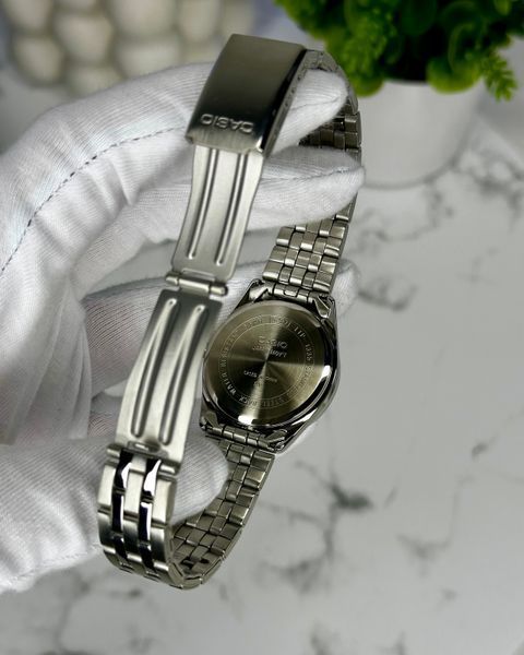 Casio LTP-1335D-4AVDF LTP-1335D-4AVDF foto
