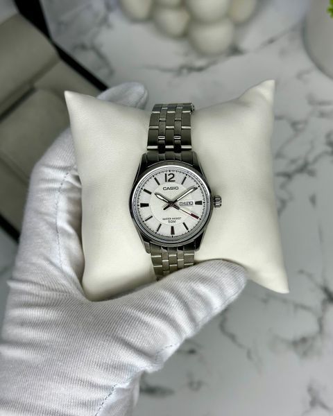 Casio LTP-1335D-7AVDF LTP-1335D-7AVDF foto