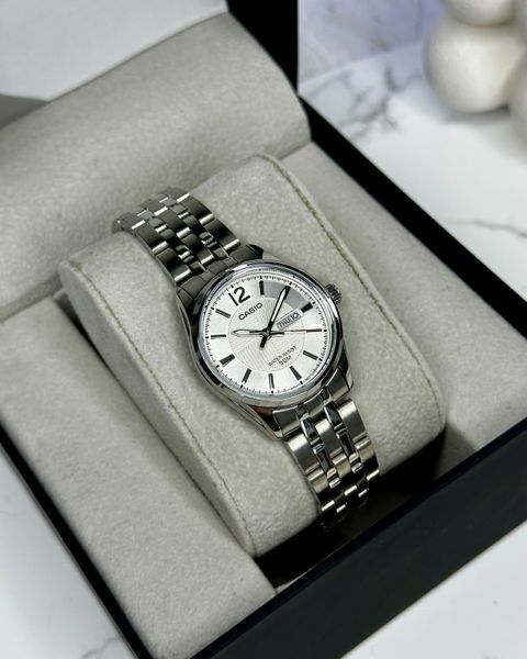 Casio LTP-1335D-7AVDF LTP-1335D-7AVDF foto